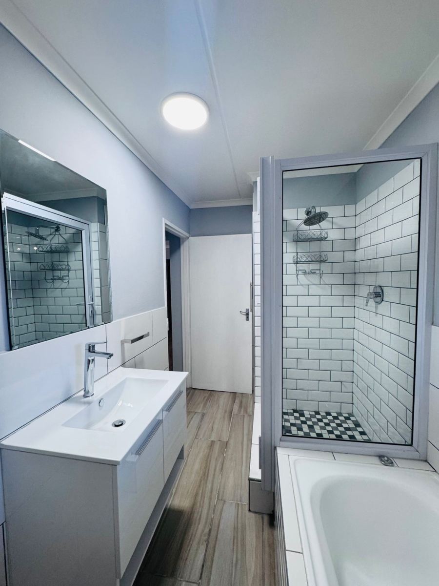 To Let 1 Bedroom Property for Rent in Guldenland Western Cape